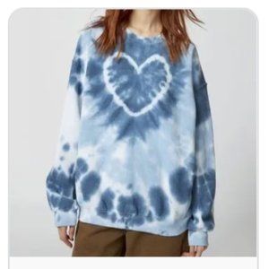 Urban Oufitters Urban Renewal Remade Heart Tie-Dye Crew Neck Sweatshirt Blue NWT